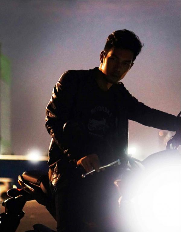 MAN-OMG-3---Guy-On-Hot-Street